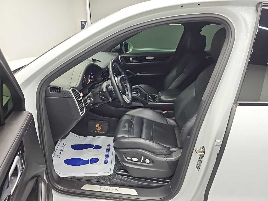 Porsche Cayenne — photo 11