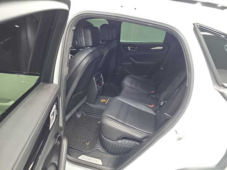 Porsche Cayenne — photo 12