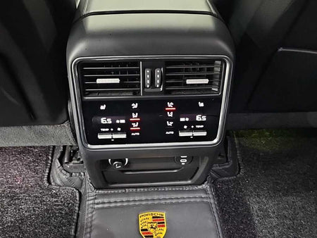 Porsche Cayenne — photo 13