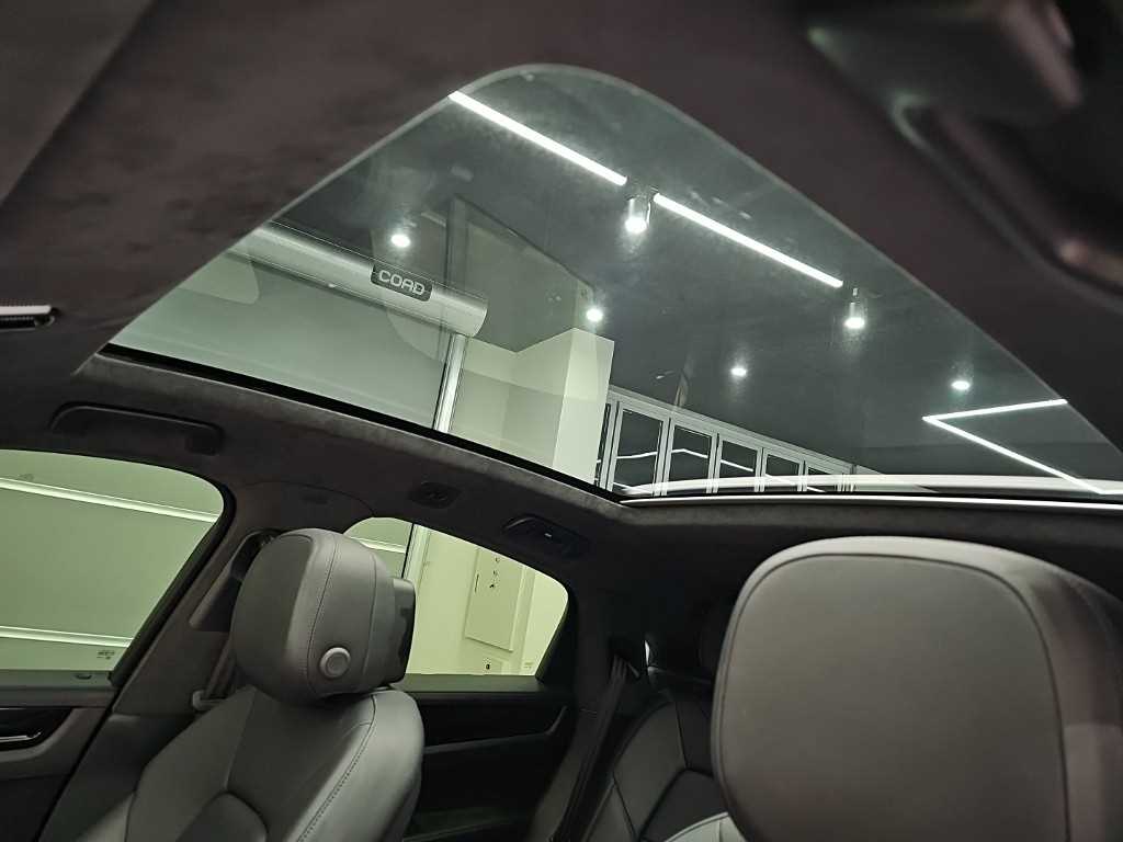Porsche Cayenne — photo 14