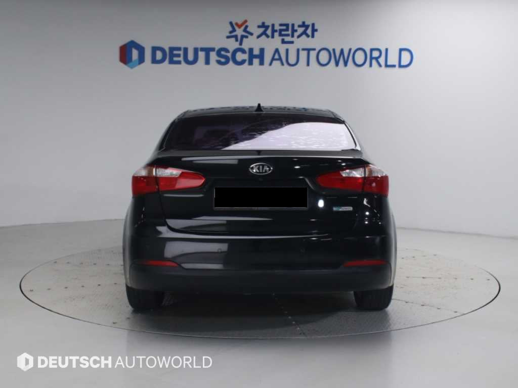 Kia K3 — photo 04