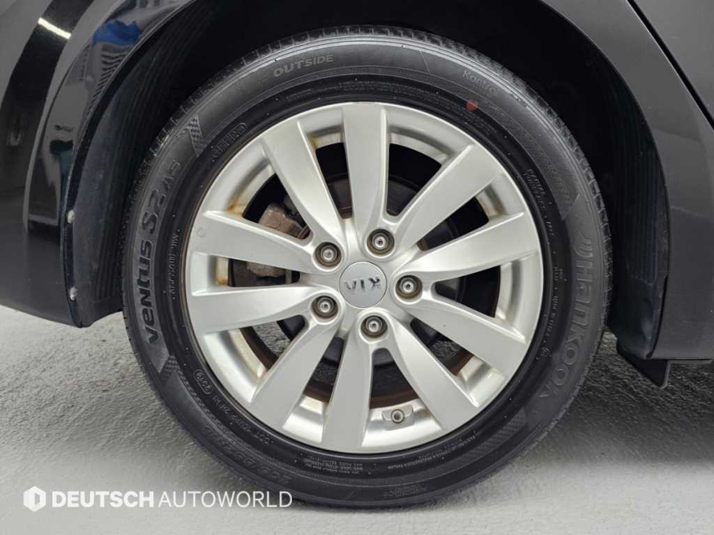 Kia K3 — photo 05