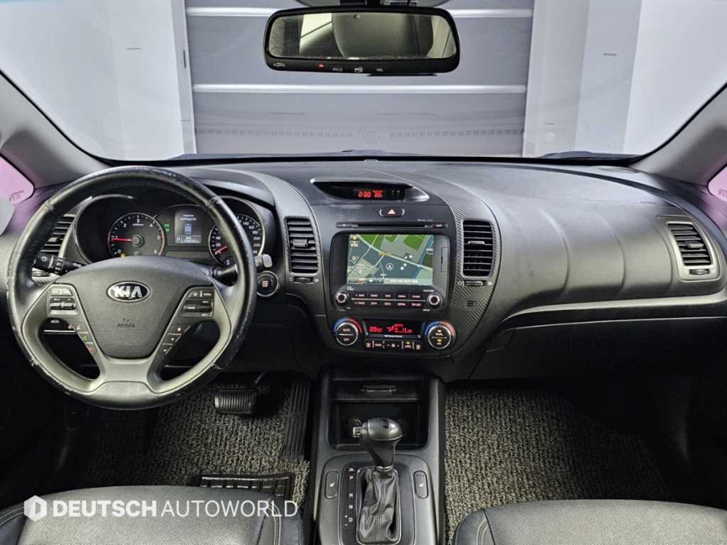 Kia K3 — photo 07