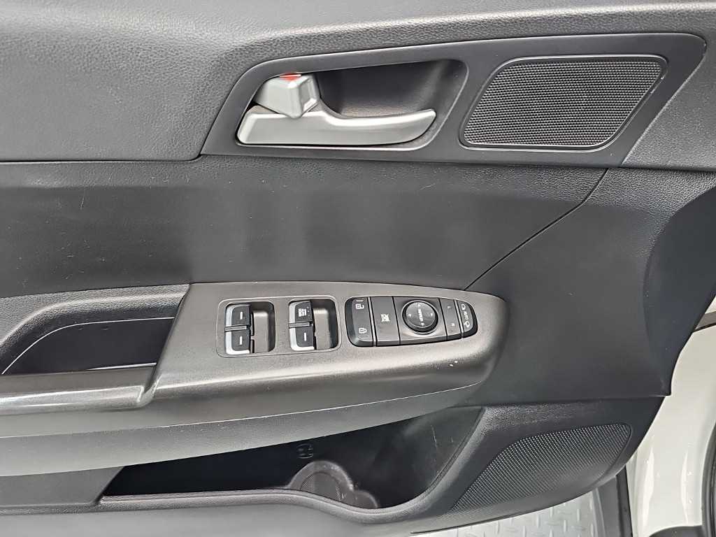 Kia Sportage — photo 15