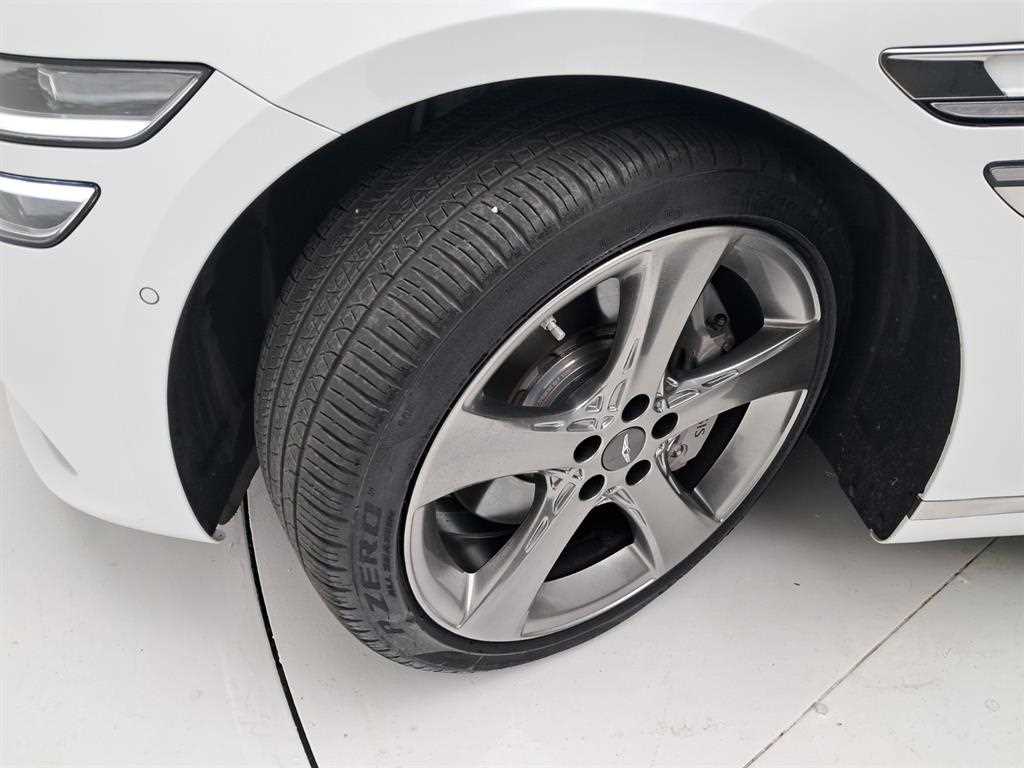 Genesis G80 — photo 20