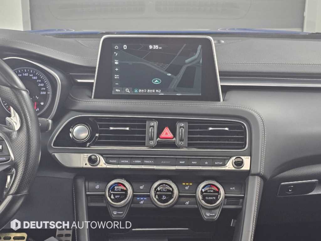 Genesis G70 — photo 14
