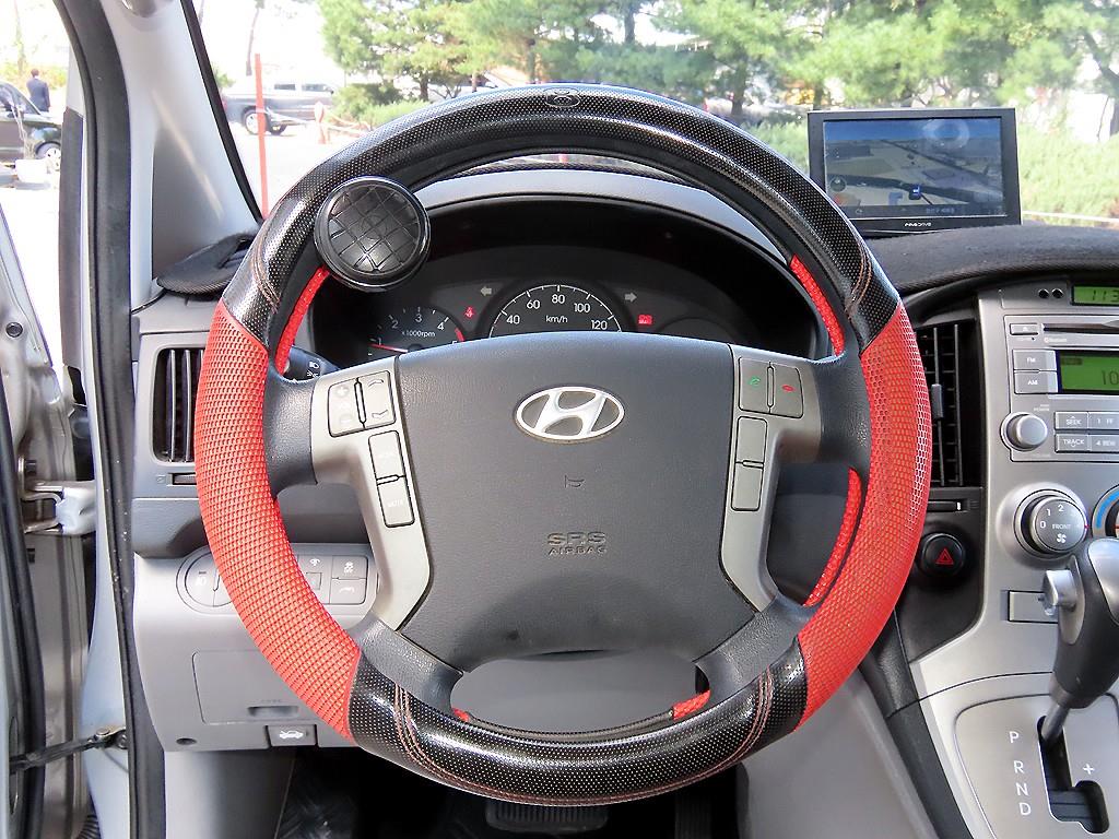 Hyundai Starex — photo 09
