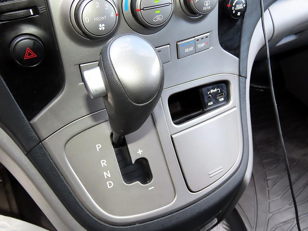 Hyundai Starex — photo 11