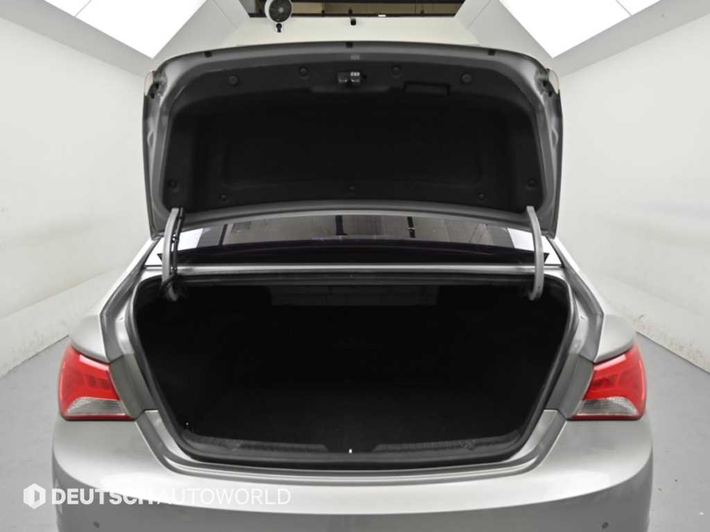 Hyundai Sonata — photo 05