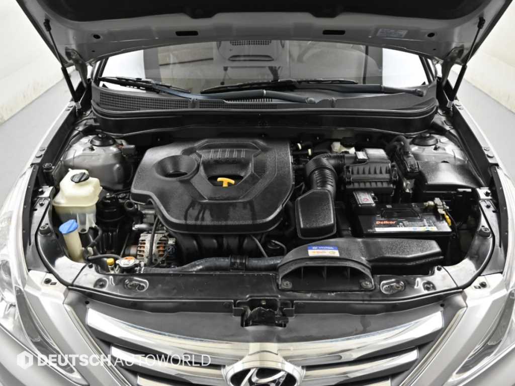 Hyundai Sonata — photo 07