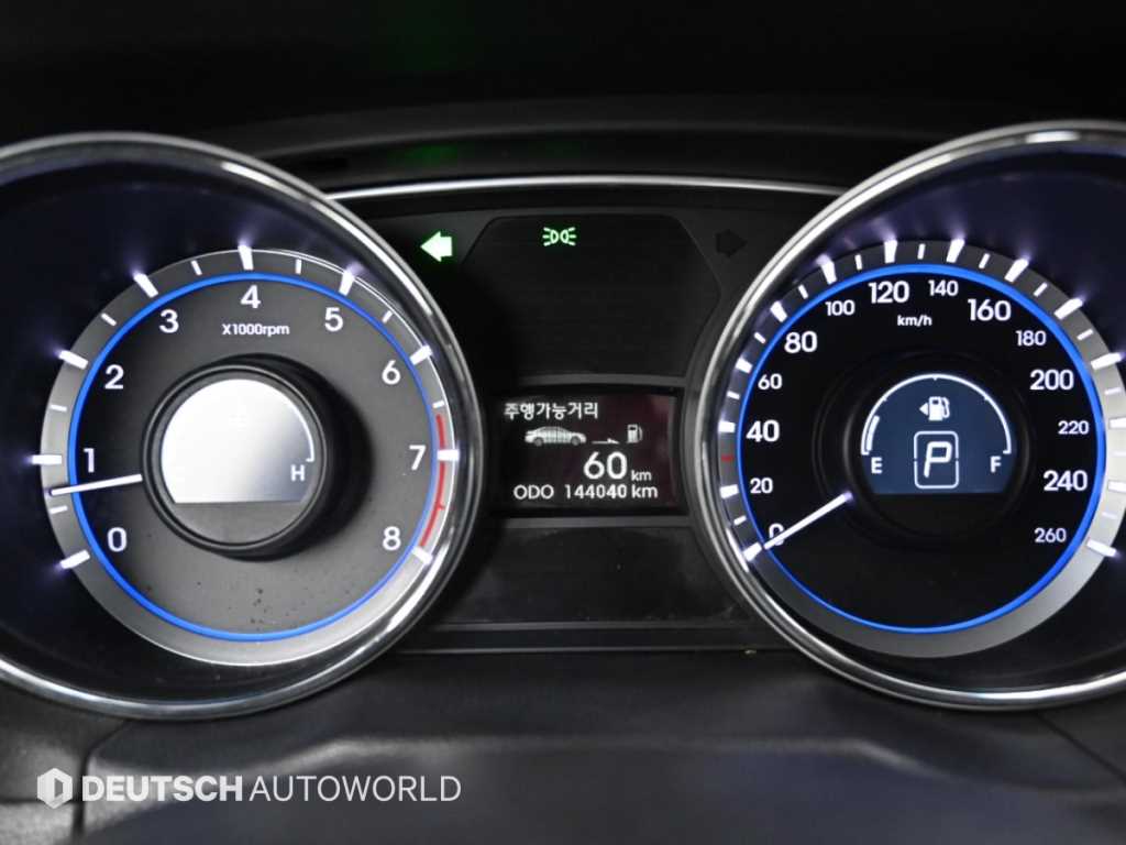 Hyundai Sonata — photo 09