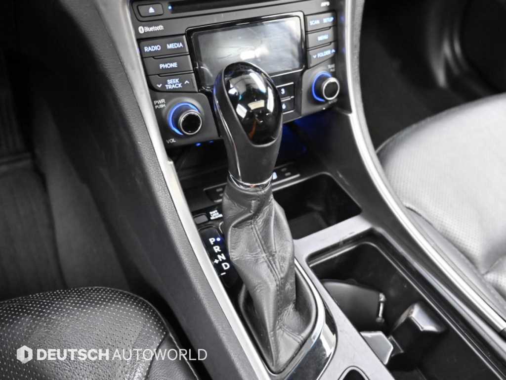 Hyundai Sonata — photo 19