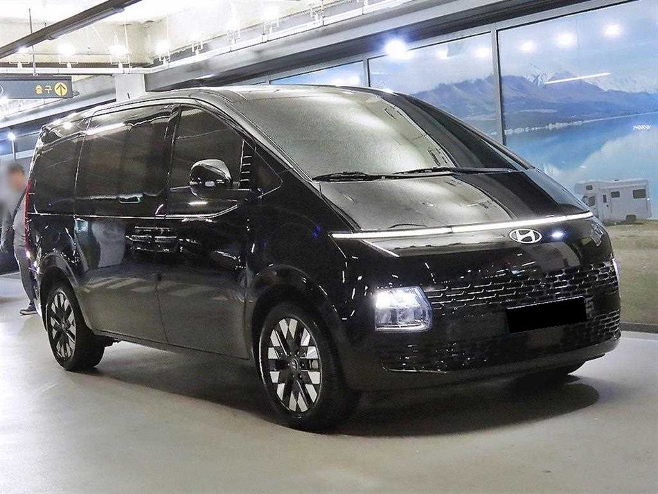 Hyundai Staria — photo 01