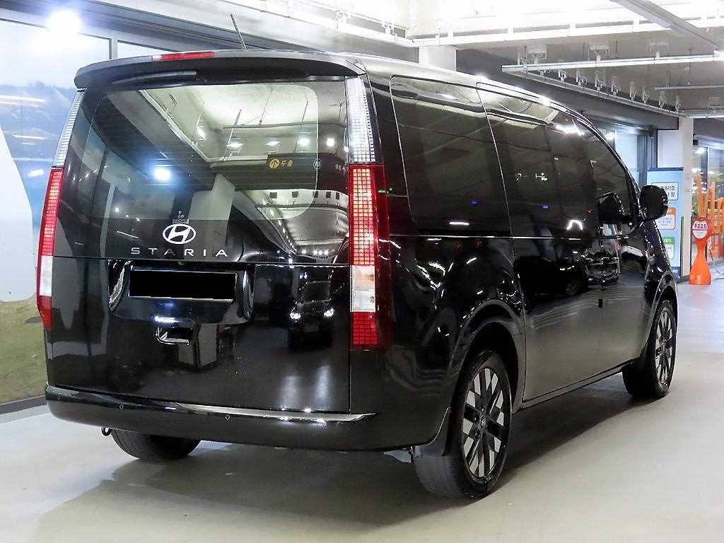 Hyundai Staria — photo 04