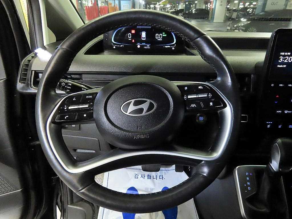 Hyundai Staria — photo 08