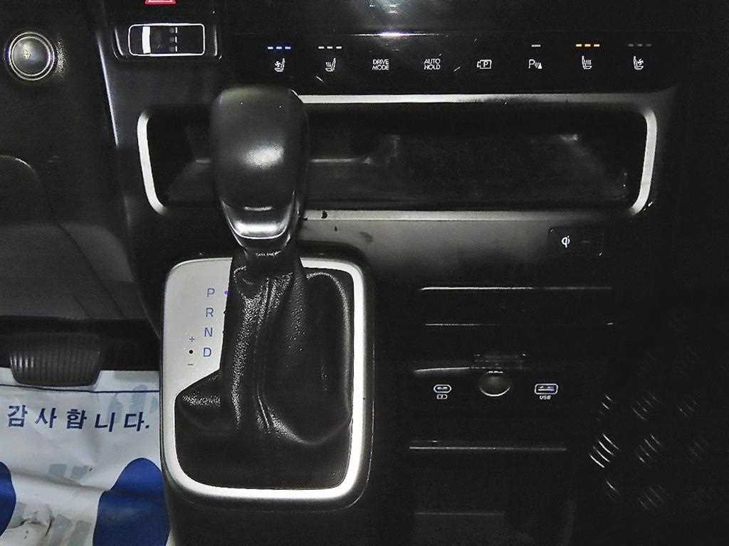 Hyundai Staria — photo 12