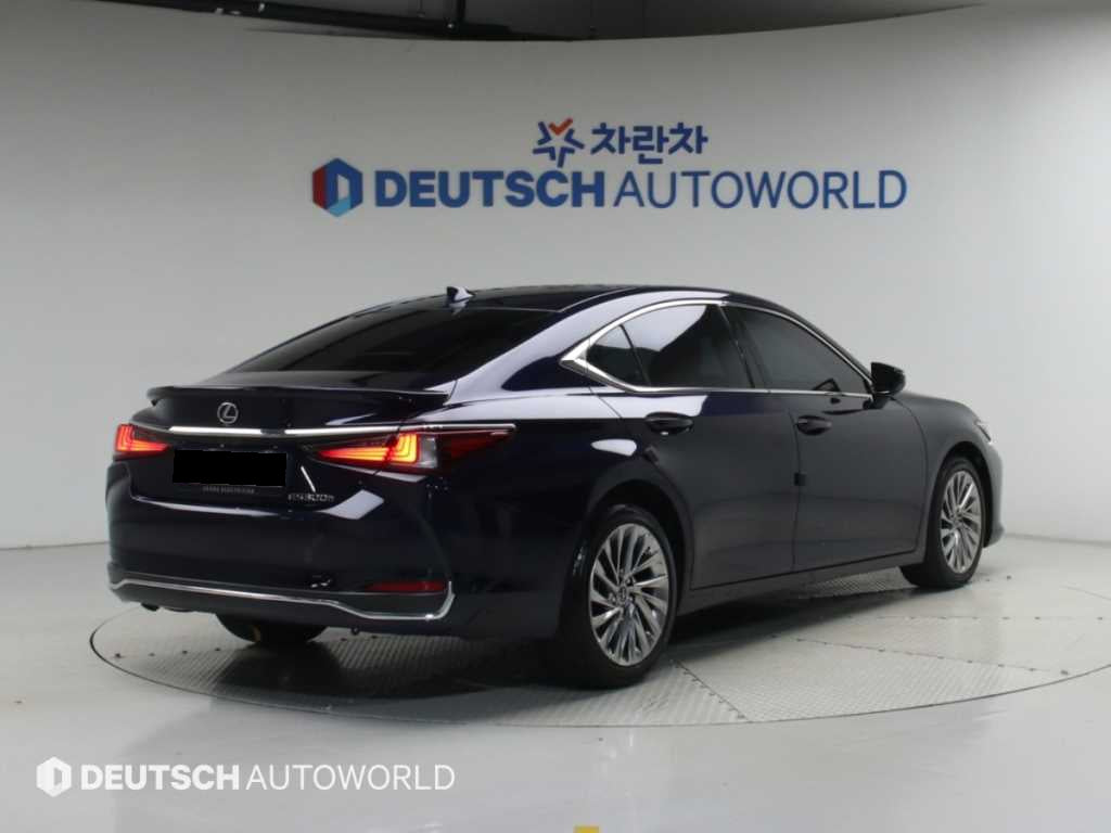 Lexus ES — photo 02