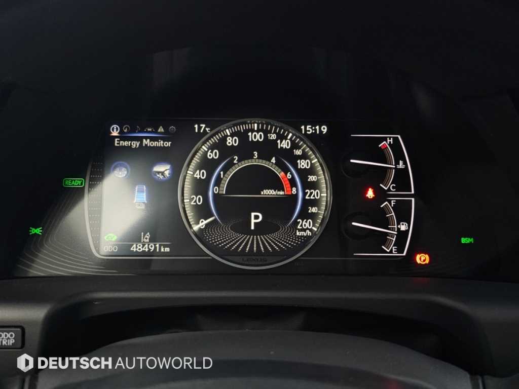 Lexus ES — photo 08