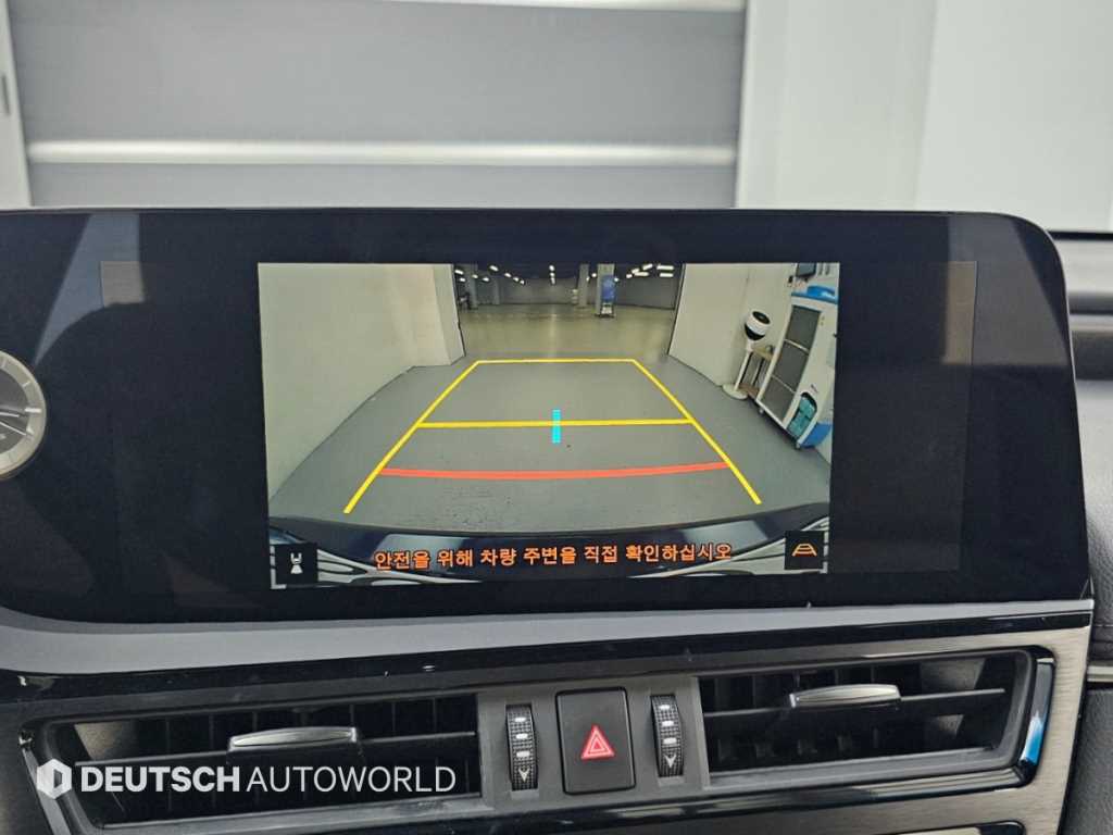 Lexus ES — photo 15
