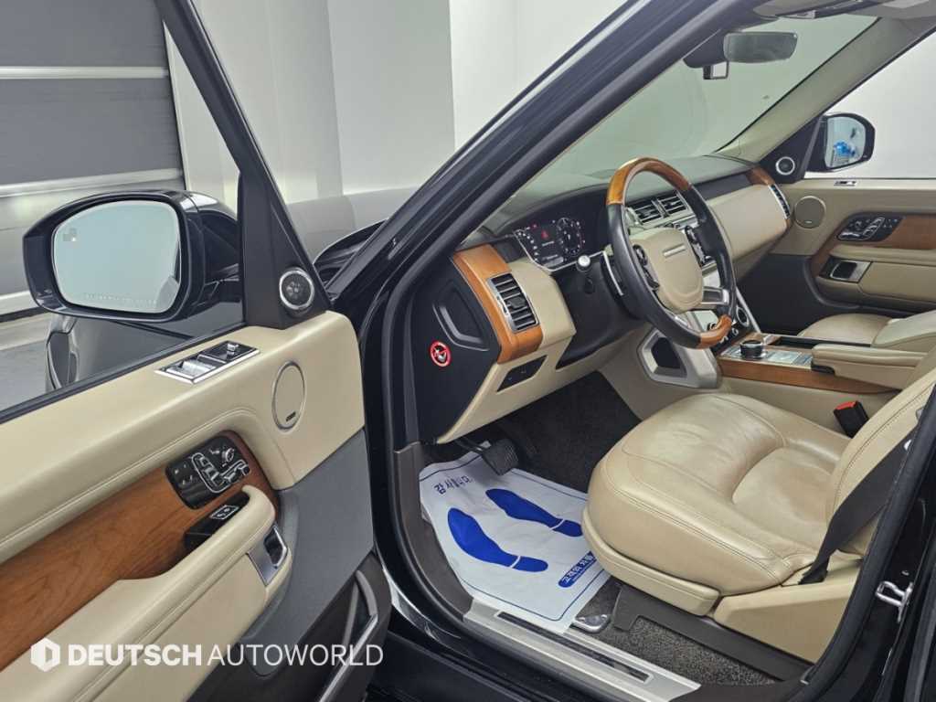 Land Rover Range Rover — photo 11