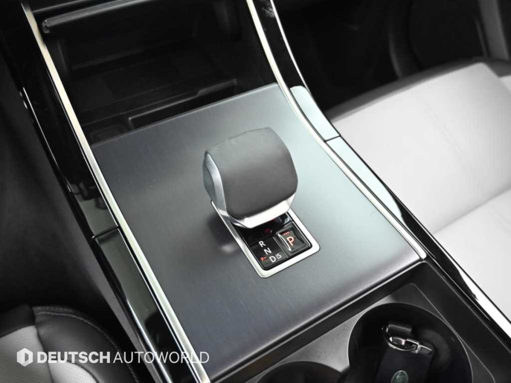Land Rover Range Rover Velar — photo 09