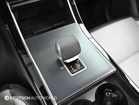 Land Rover Range Rover Velar — photo 09