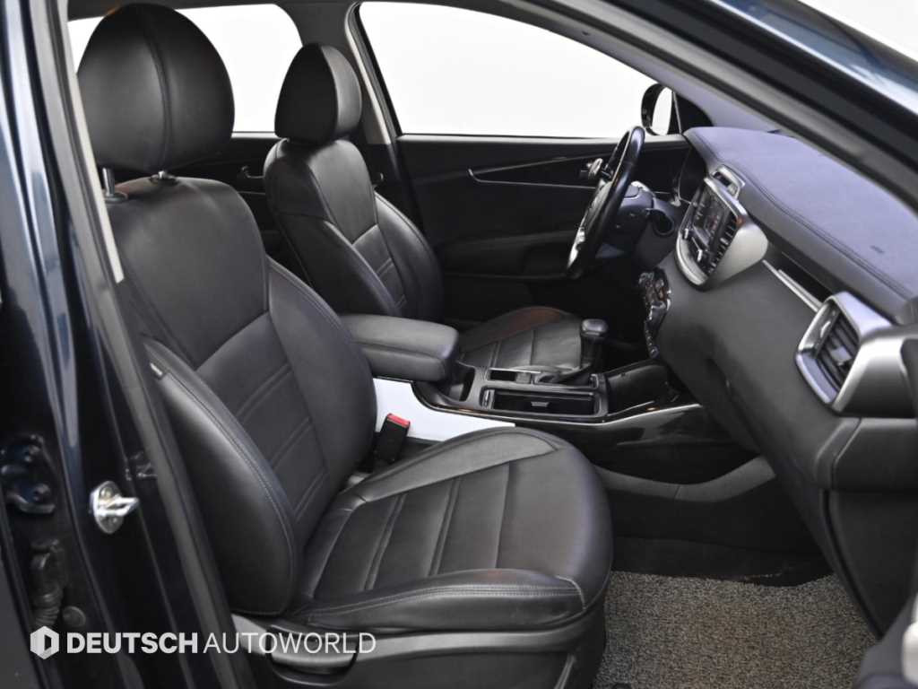 Kia Sorento — photo 10