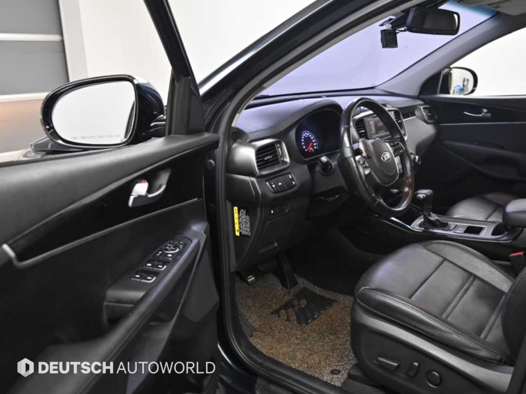 Kia Sorento — photo 11