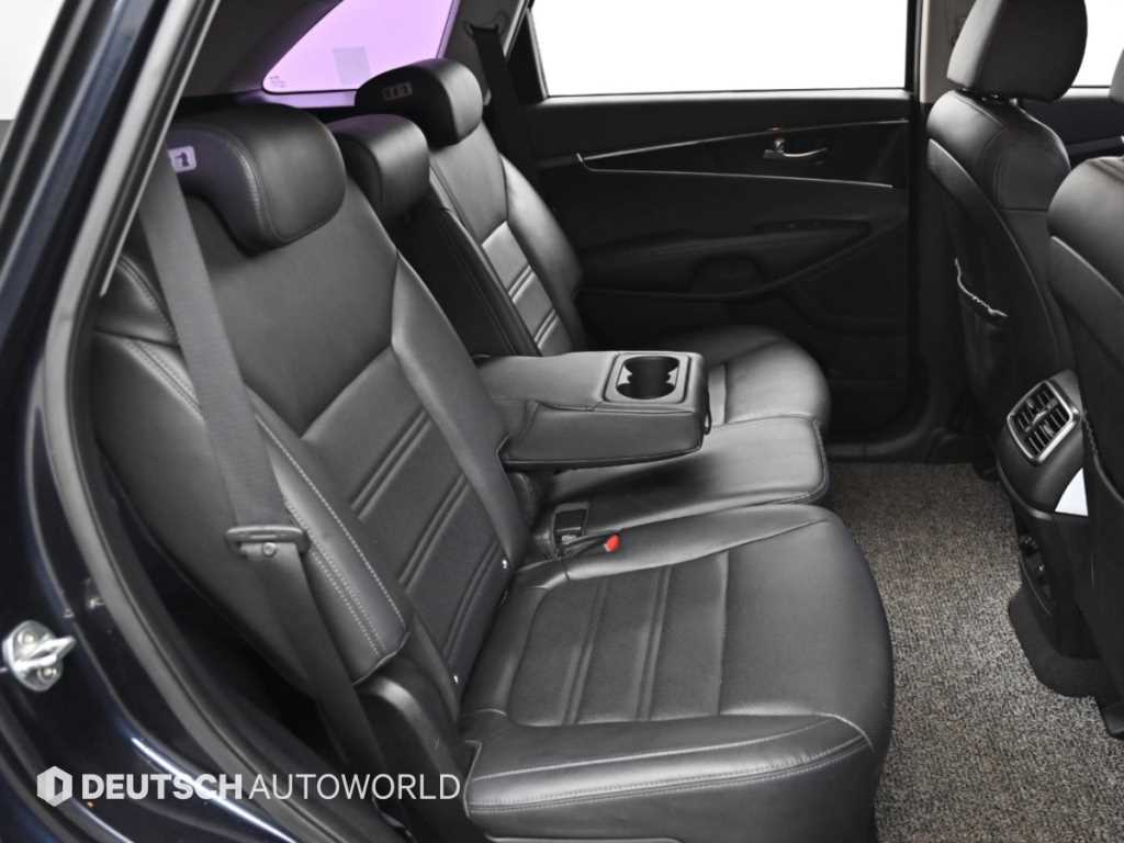 Kia Sorento — photo 12