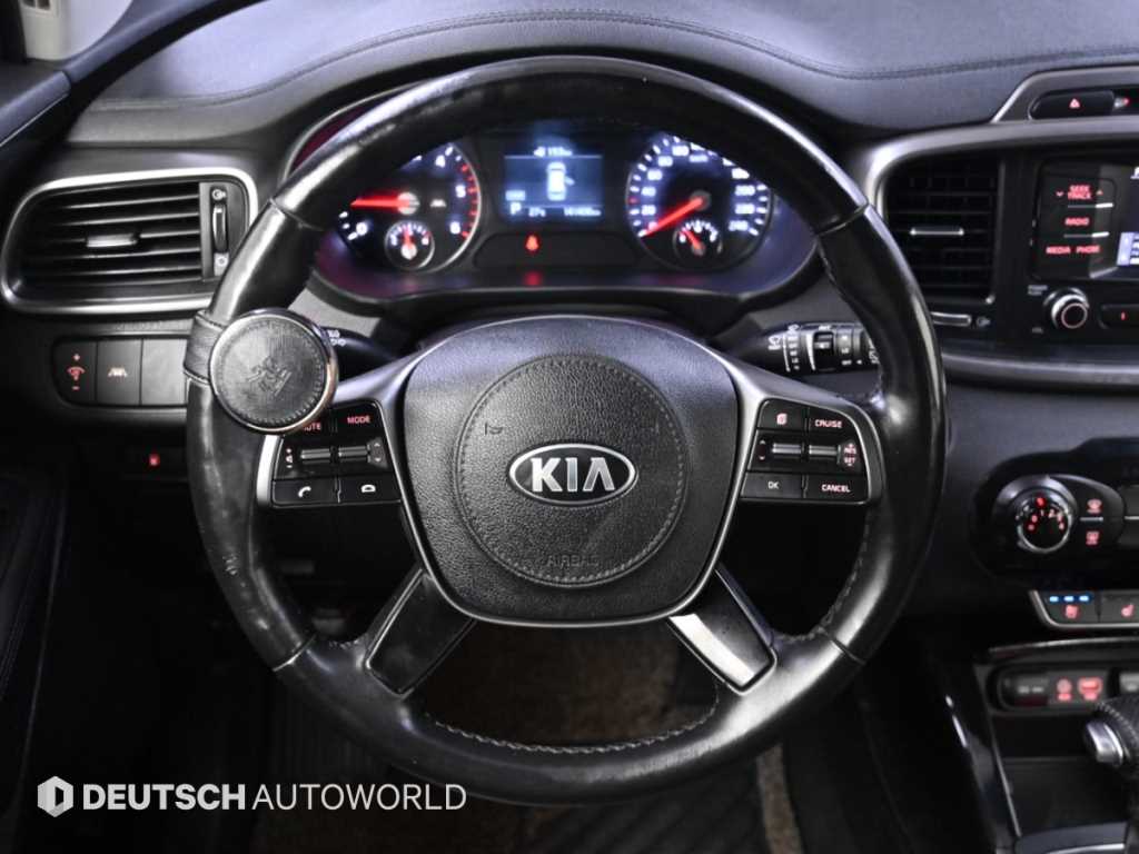 Kia Sorento — photo 13