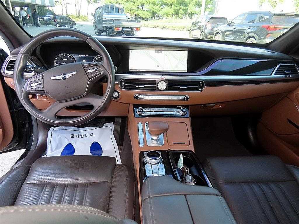 Genesis G90 — photo 07