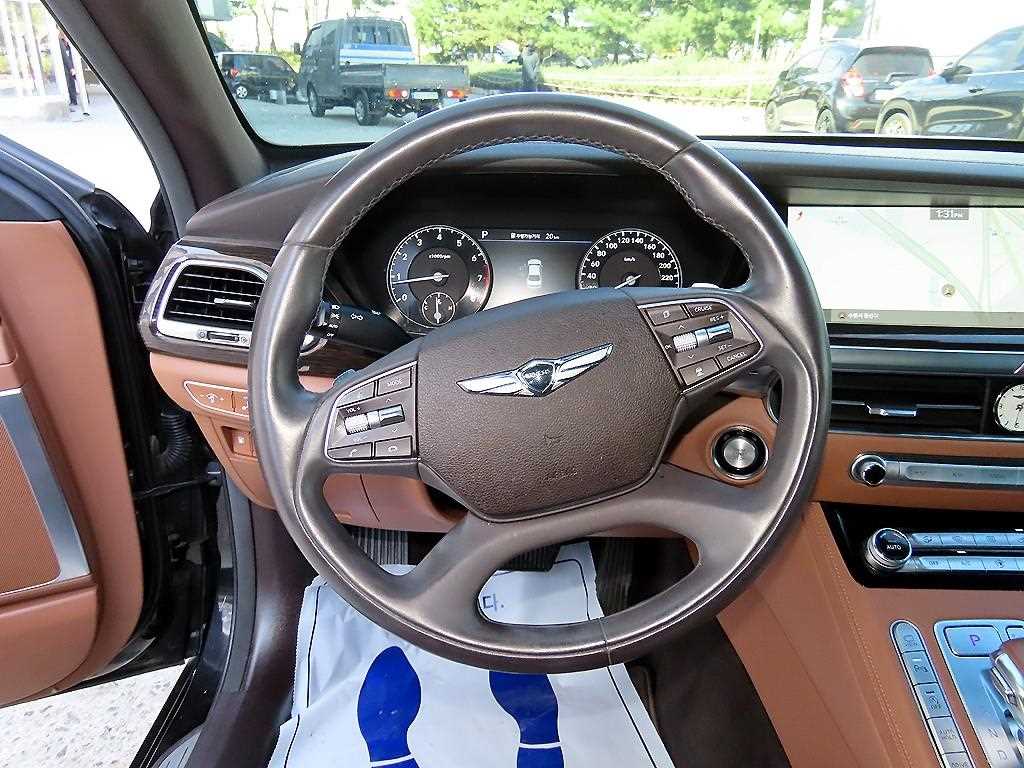 Genesis G90 — photo 08