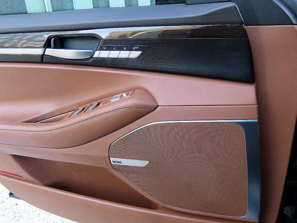 Genesis G90 — photo 11