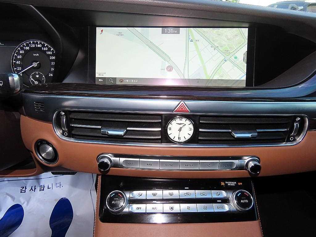 Genesis G90 — photo 13