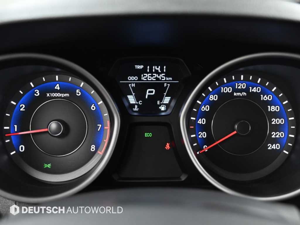 Hyundai Avante — photo 08
