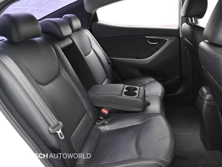 Hyundai Avante — photo 12