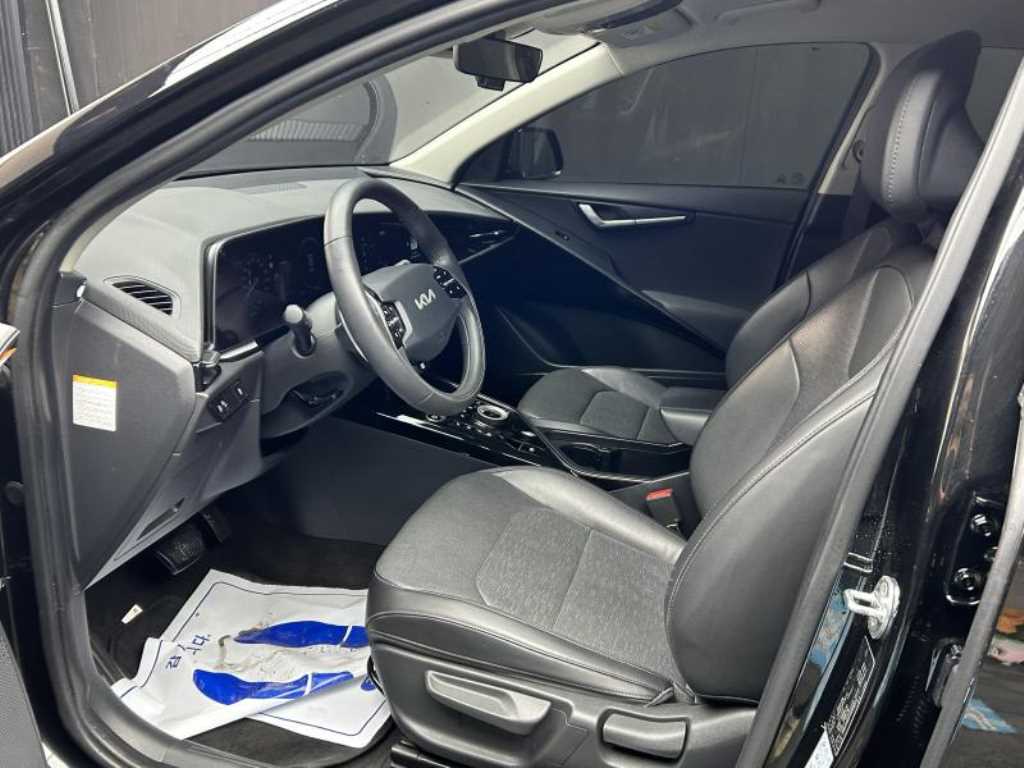 Kia Niro — photo 07