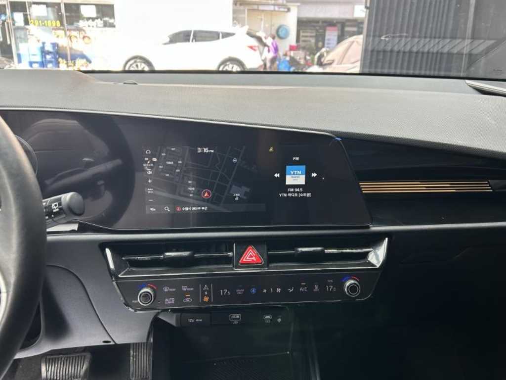 Kia Niro — photo 11