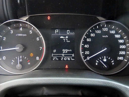 Hyundai Avante — photo 09