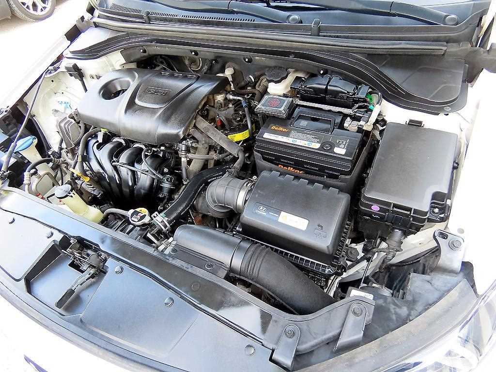 Hyundai Avante — photo 16