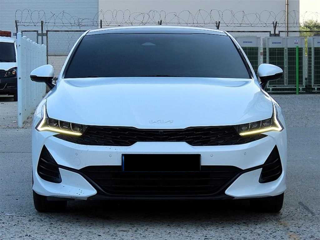 Kia K5 — photo 01