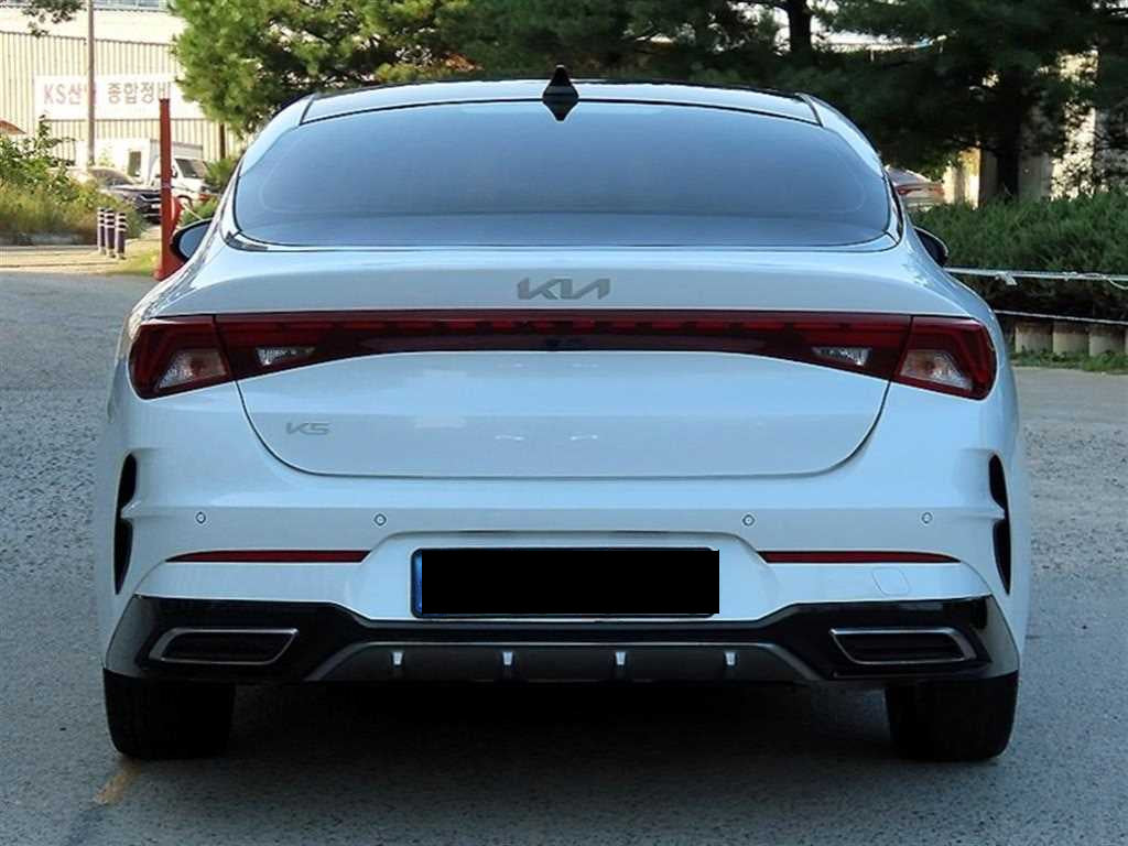Kia K5 — photo 04