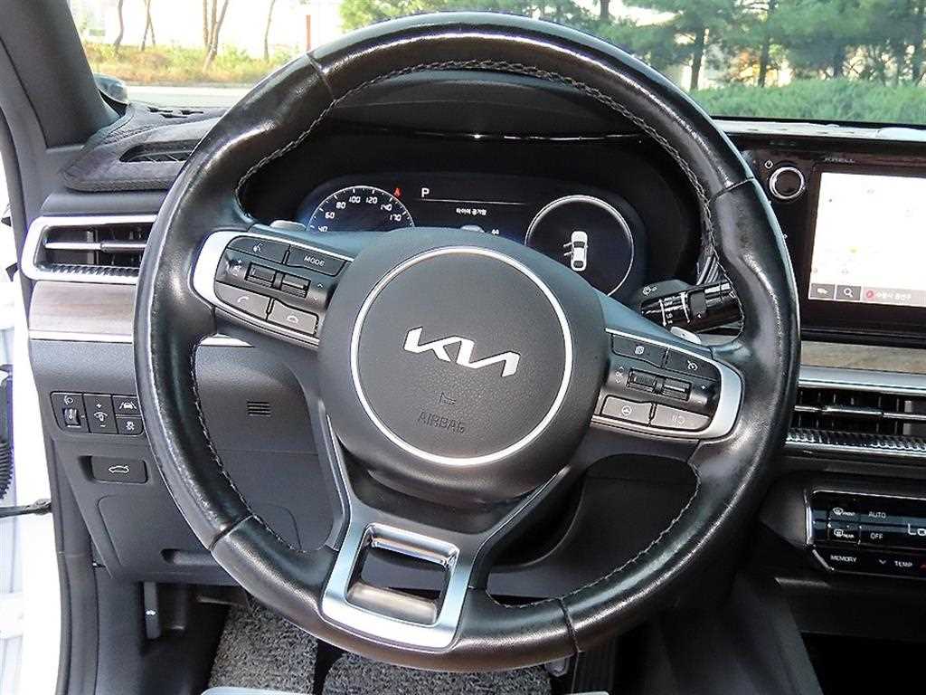 Kia K5 — photo 08