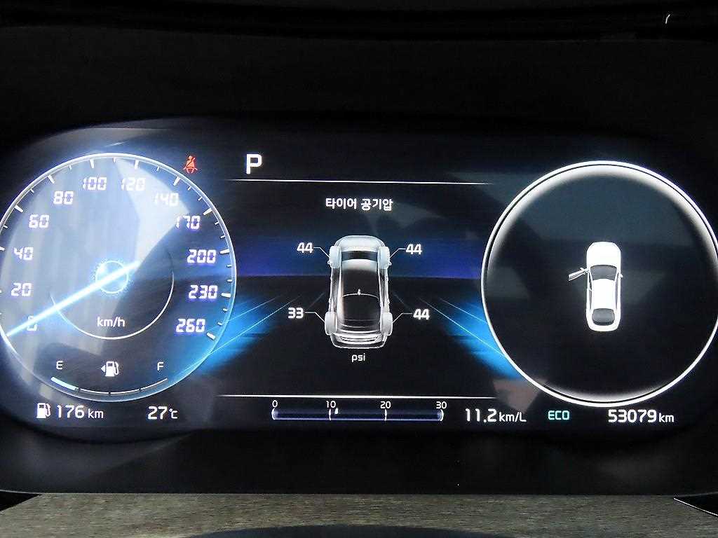 Kia K5 — photo 09