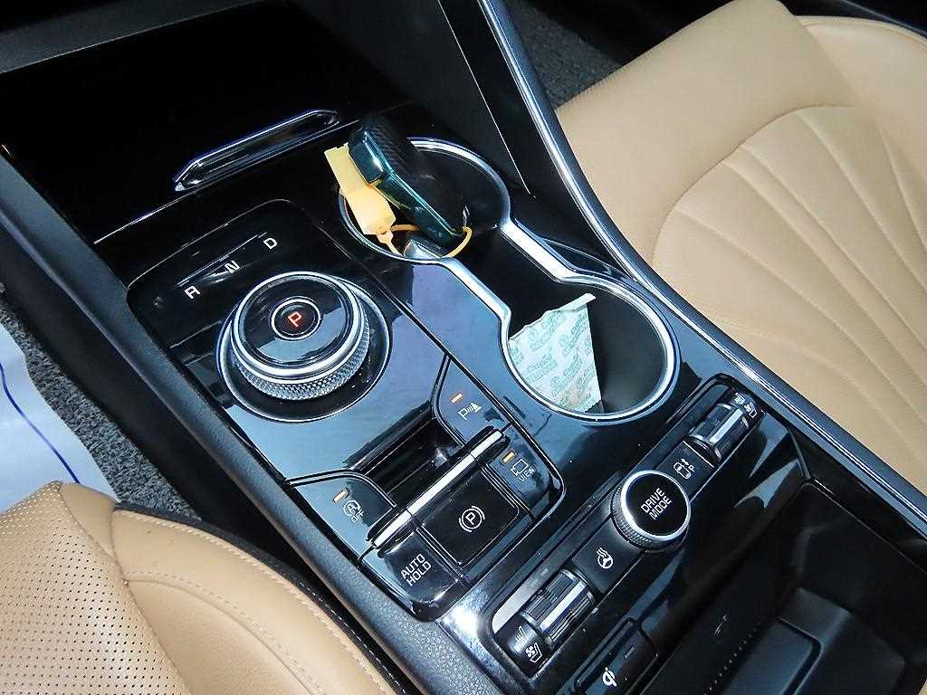 Kia K5 — photo 10
