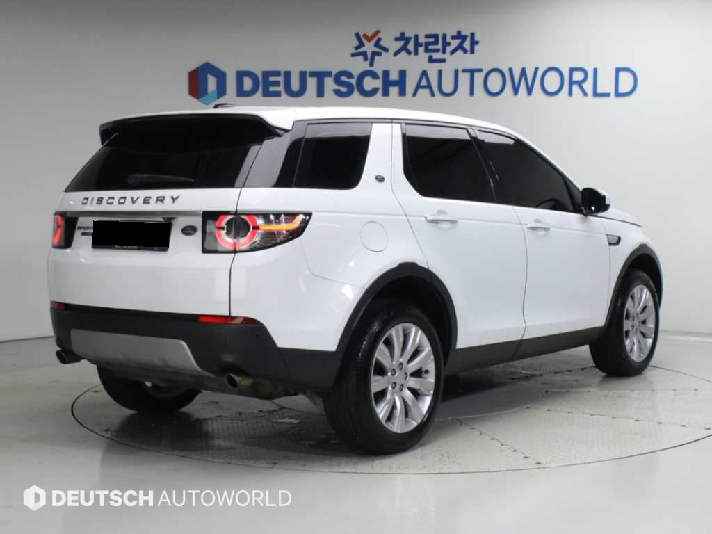 Land Rover Discovery Sport — photo 02