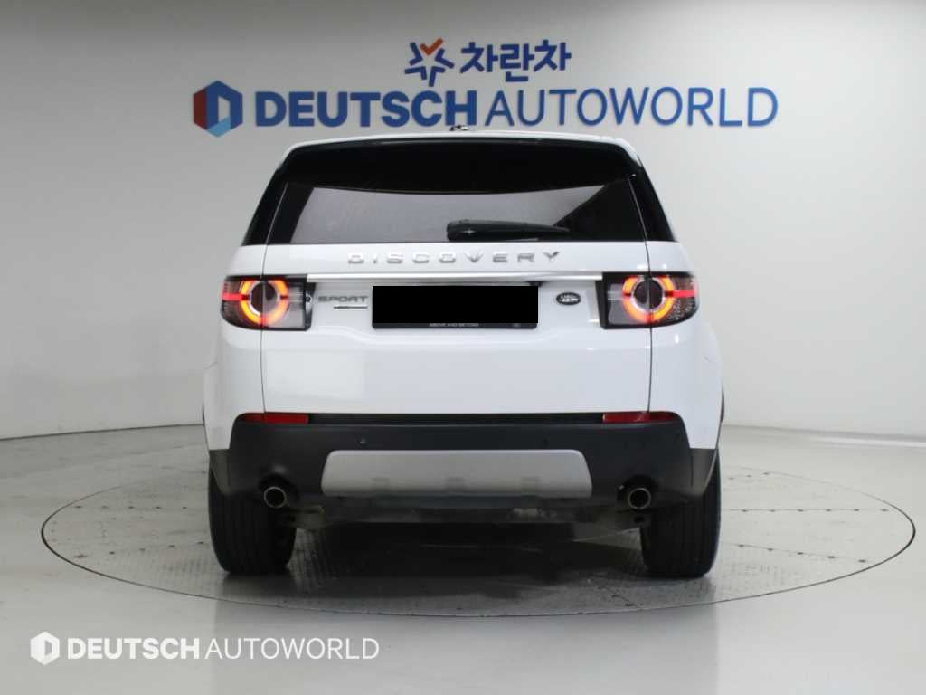 Land Rover Discovery Sport — photo 04