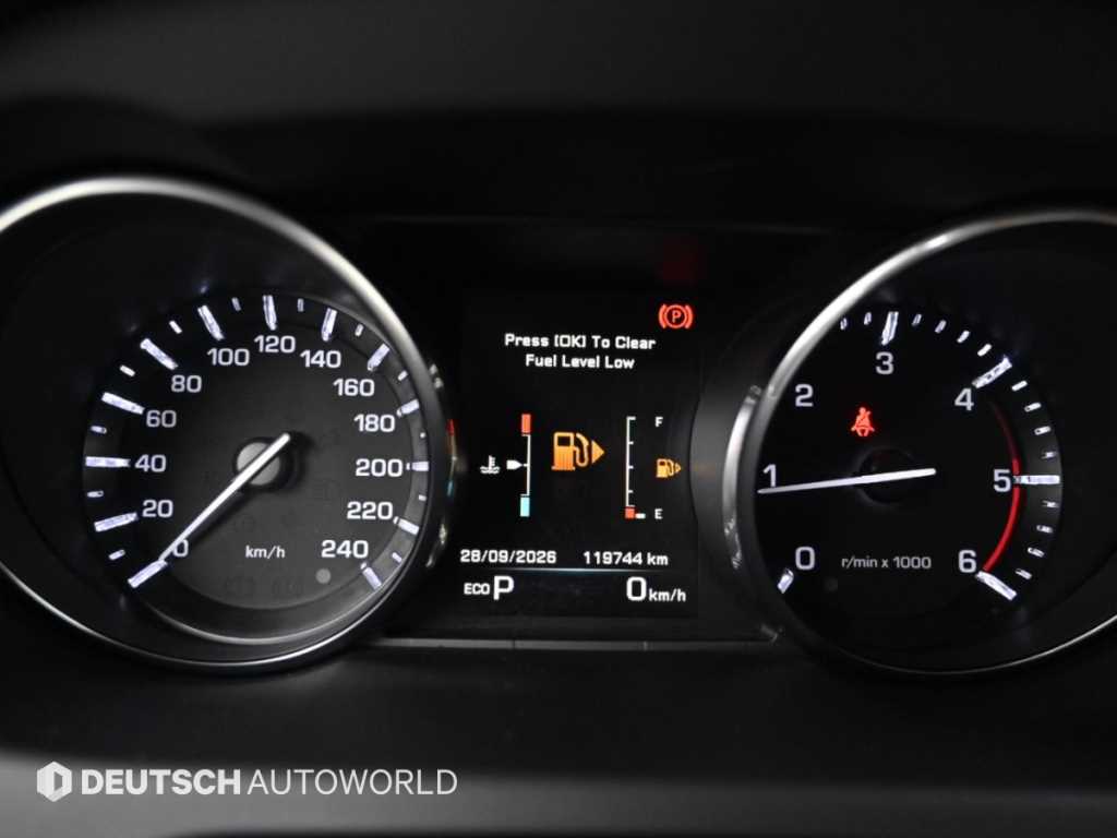 Land Rover Discovery Sport — photo 08