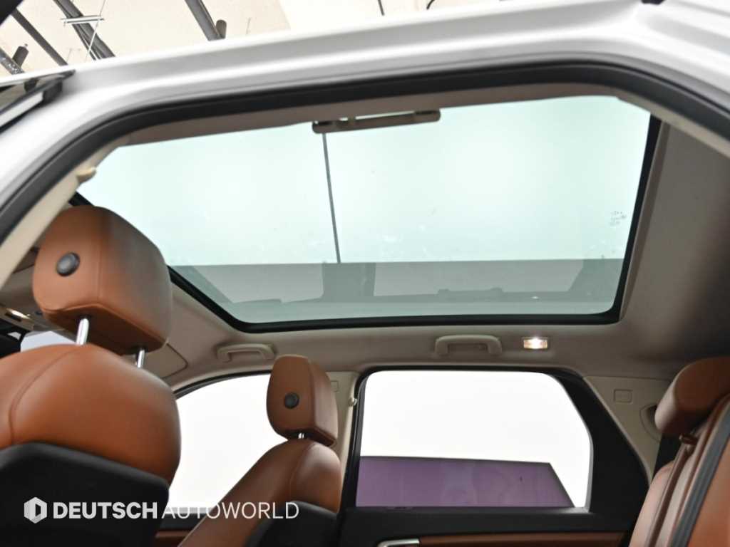 Land Rover Discovery Sport — photo 18