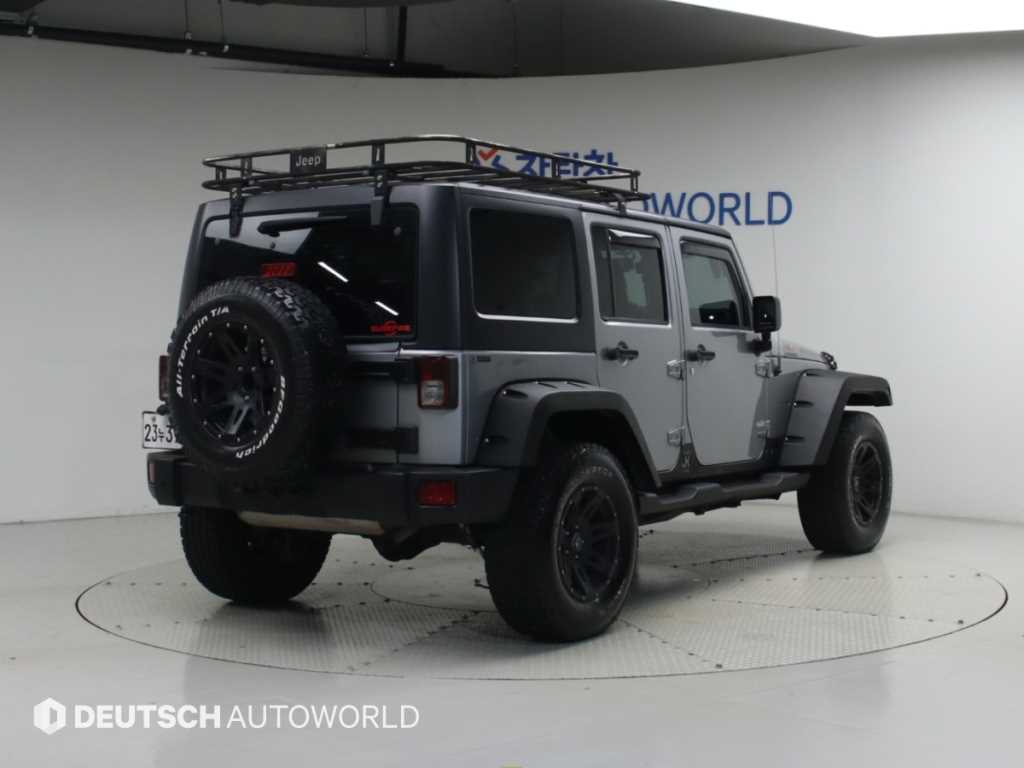 Jeep Wrangler — photo 02